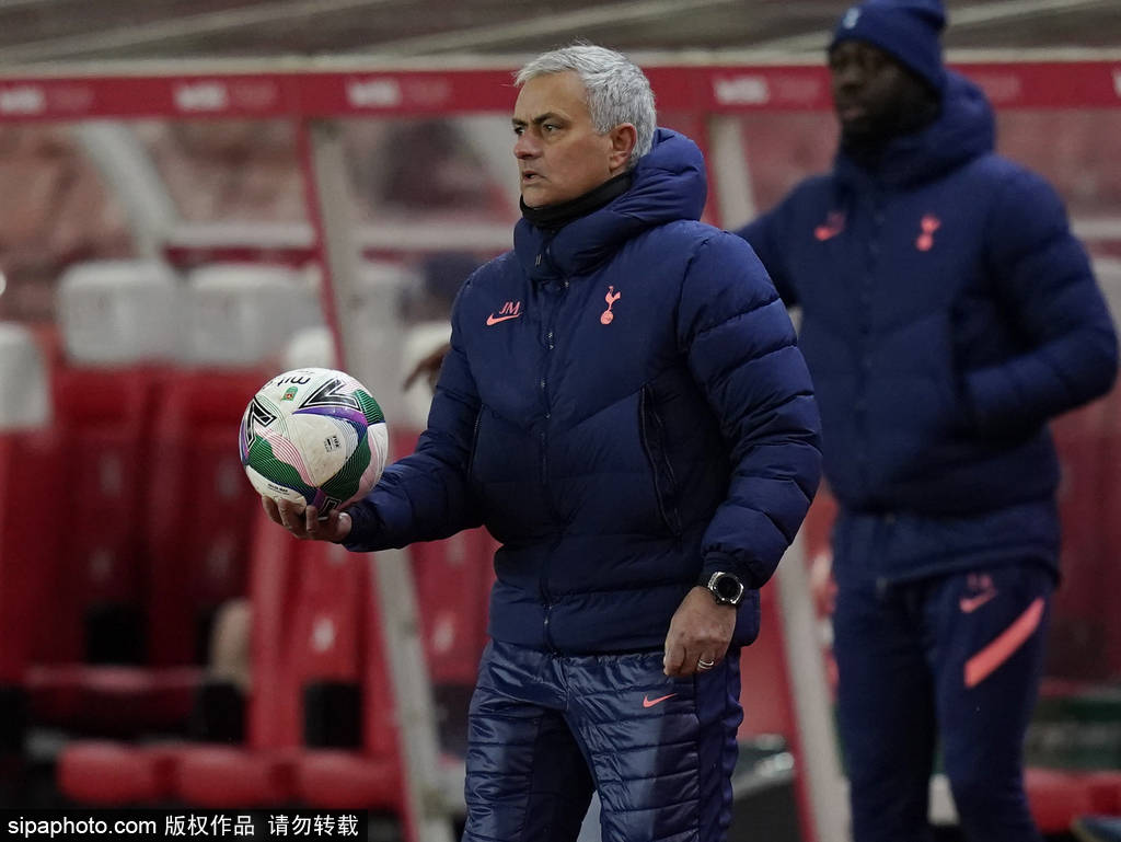 包含国际比赛日突围战来临；托特纳姆围绕欧超杯更衣室发声；引发热议；训练强度明显提升的词条